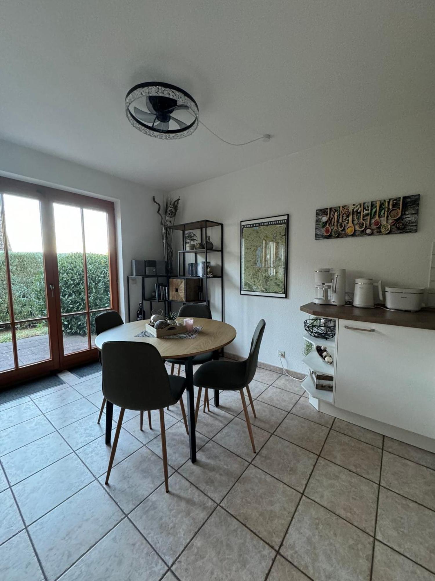 Ferienwohnung Stoerblick Schwerin Raben Steinfeld Bagian luar foto